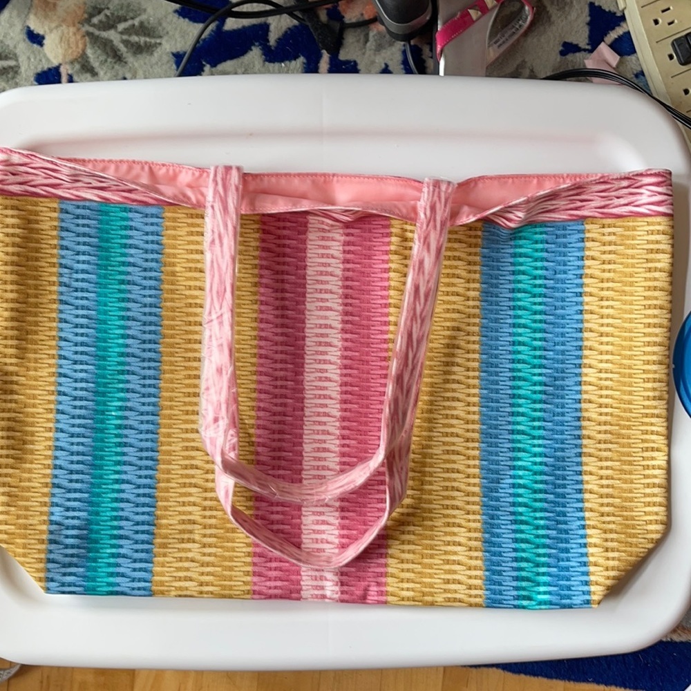 Estée Lauder Light Tote